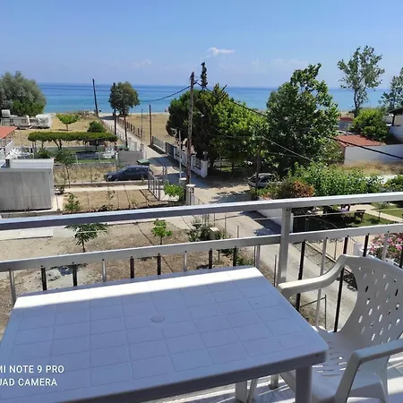 Golden Beach-Tsianis Apartments Nea Mesagkala Exterior photo
