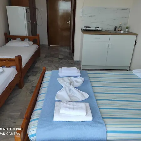 Golden Beach-Tsianis Apartments Nea Mesagkala Exterior photo