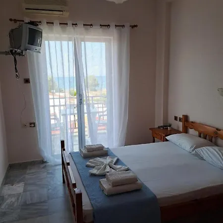 Golden Beach-Tsianis Apartments Nea Mesagkala Exterior photo