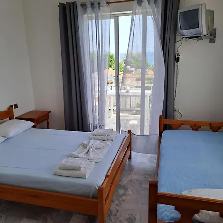 Golden Beach-Tsianis Apartments Nea Mesagkala Exterior photo