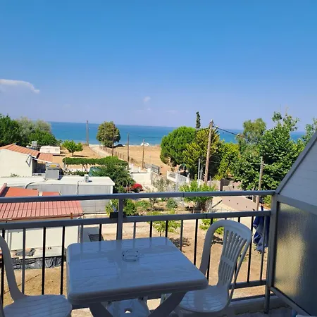 Golden Beach-Tsianis Apartments Nea Mesagkala Exterior photo