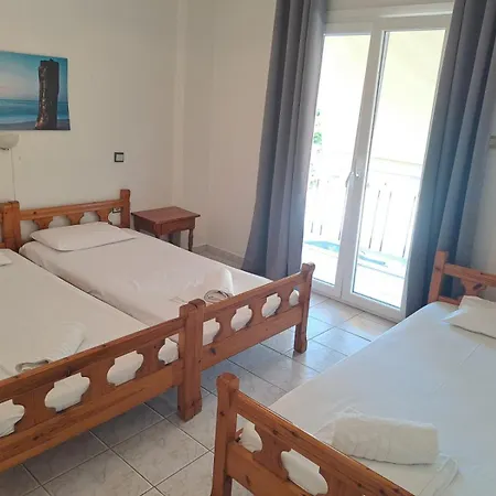 Golden Beach-Tsianis Apartments Nea Mesagkala Exterior photo