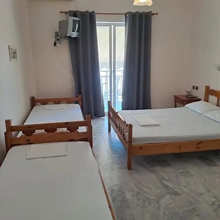 Golden Beach-Tsianis Apartments Nea Mesagkala Exterior photo