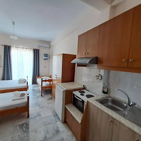 Golden Beach-Tsianis Apartments Nea Mesagkala Exterior photo